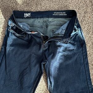 Mugsy Men's Relaxed Fit Stretch Jeans in Deep Blue